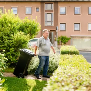 Ehrenamtliches Engagement - Hilfe bei Hausarbeiten